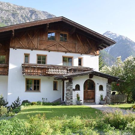Försterhaus Lägenhet Holzgau Exteriör bild