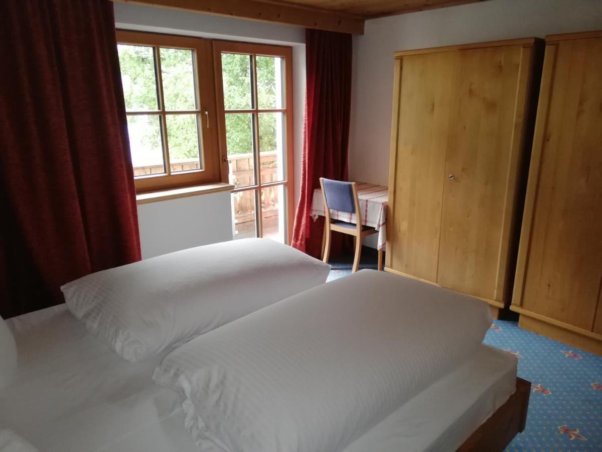 Försterhaus Lägenhet Holzgau Exteriör bild